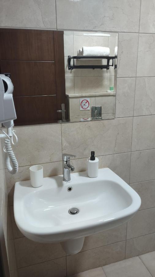Black Iris Hotel II Madaba Exterior photo