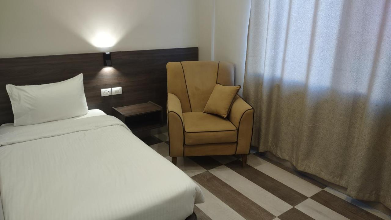 Black Iris Hotel II Madaba Exterior photo