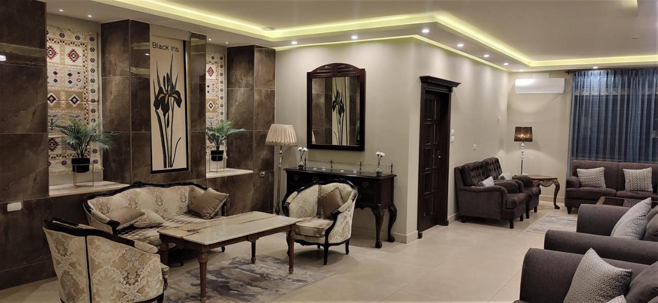 Black Iris Hotel II Madaba Exterior photo